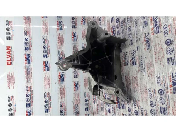 04C199207AD | Motor Kulak Braketi | VW Caddy, Golf - Audi A3 - Seat Leon VAG