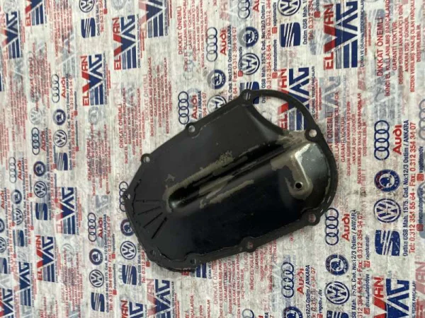 078103547C | Karter Havalandırma Valfi | VW Passat - Audi A4, A6, A8 VAG