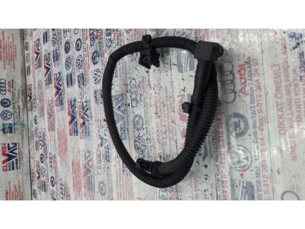 V03826473N | Hava Ayırıcı Kutusu VAG
