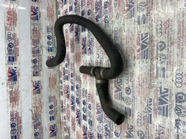 076121049 | VW Crafter Soğutma Suyu Hortumu VAG