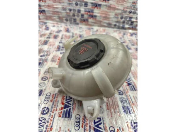 5Q0121407M | Radyatör Yedek Su Deposu | VW Golf, Passat - Audi A3, TT - Seat Ateca, Leon VAG