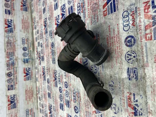 8K0121049AA | Alt Radyatör Hortumu VAG