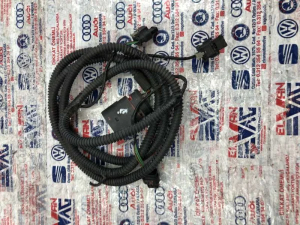 8D0973834 | Soket Konnektörü | VW CC, Crafter - Audi A1, A3 - Seat Alhambra, Altea VAG