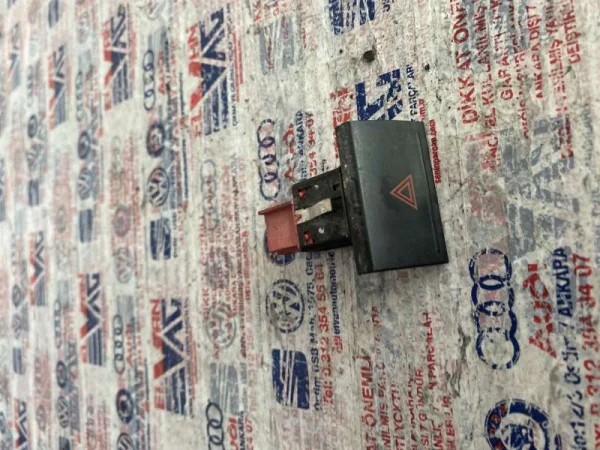 2H0953235C | VW Amarok Dörtlü Flaşör Düğmesi VAG