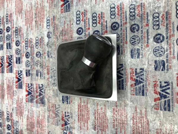 3C0711113D | VW Passat Vites Topuzu ve Körüğü VAG