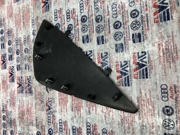 81A857085 | Audi Q2 Ön Sol Göğüs Yan Kaplaması VAG