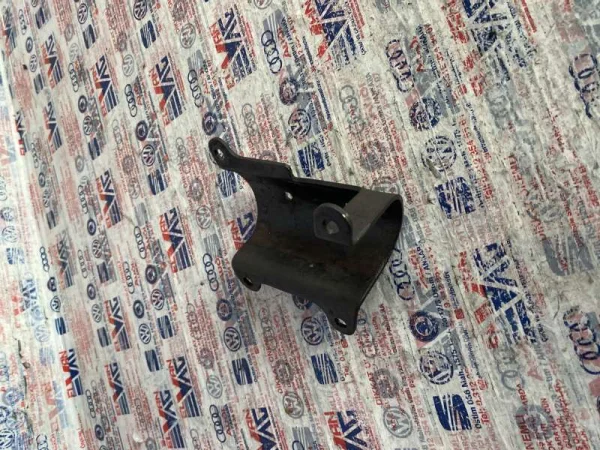 076131184G | VW Crafter EGR Soğutucu Braketi VAG