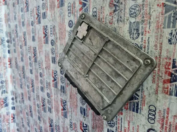 06B906033AE | VW Passat Motor Beyni VAG