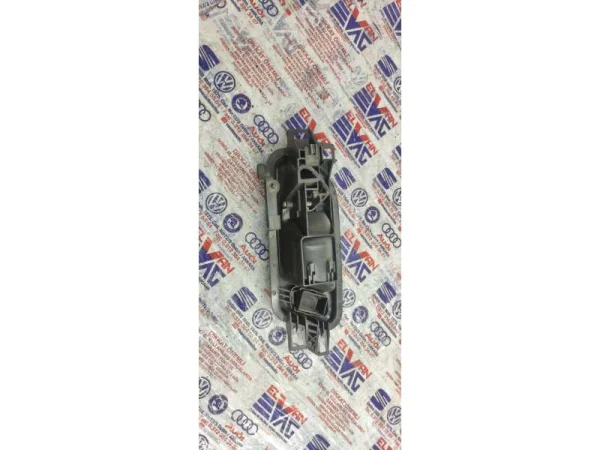 2H0959528 | VW Amarok Arka Sağ İç Kapı Kolu VAG