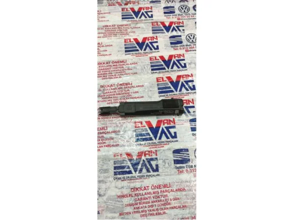 8W0927754 | Audi A4 Sağ Kapı Kolu Sensörü VAG