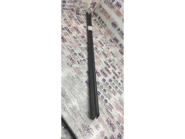 6F0837471 | Ön Kapı Çıtası VAG