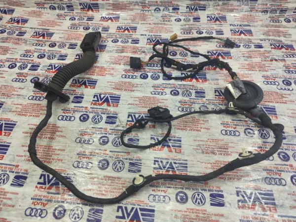 8V4971687C | Arka Sağ Kapı Kablo Tesisatı | Audi A3, RS 3 VAG
