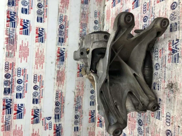 8K0199388L | Audi A5 Motor Takozu VAG
