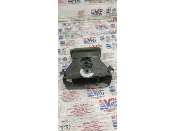 8W0819203 | Arka Konsol Havalandırma Izgarası VAG