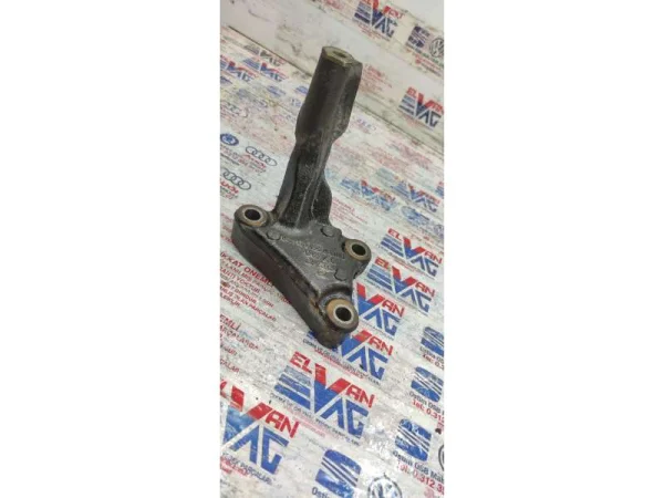 04L131425D | EGR Soğutucu Braketi | VW CC, Golf, Jetta, Scirocco - Audi A1 - Seat Toledo VAG