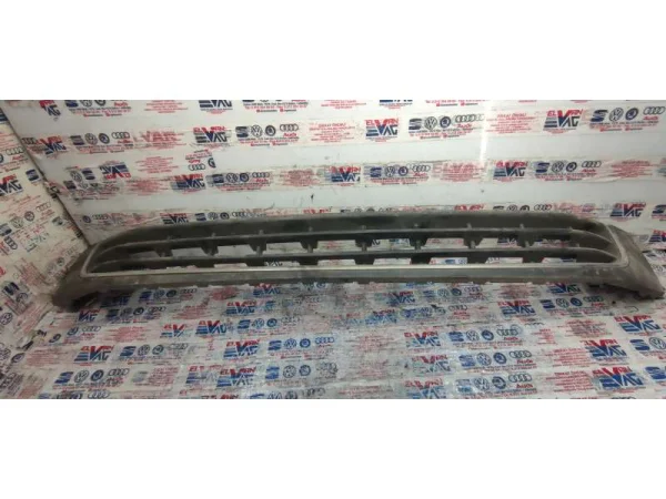 2HH853677 | VW Amarok Ön Tampon Orta Izgarası VAG