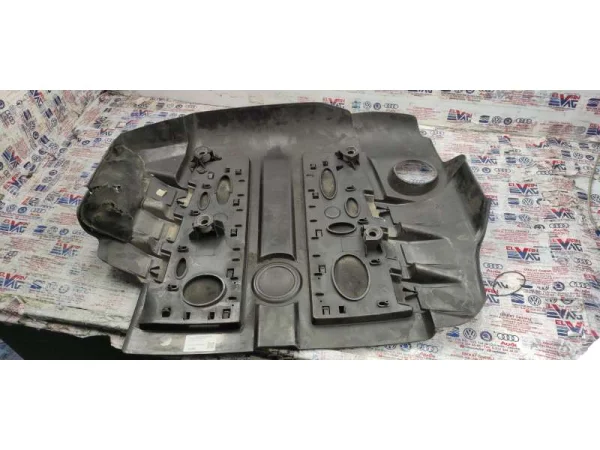 059103925BC | VW Touareg Üst Motor Kapağı VAG