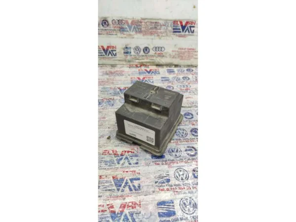 7N0937311 | Sigorta Kutusu VAG