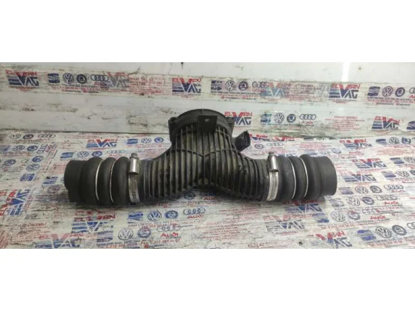 7L5145770B | İntercooler Hortumu VAG