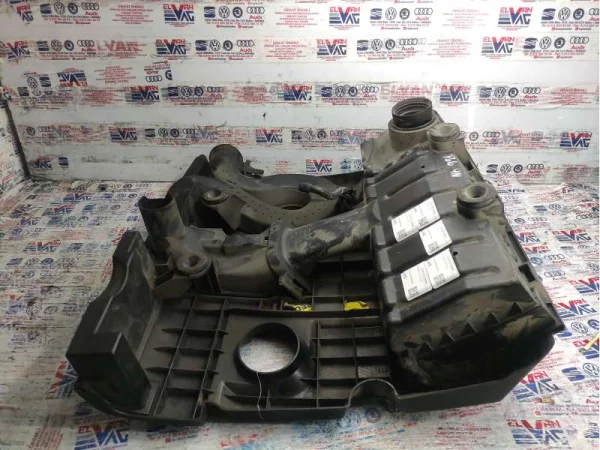 03E129607F | Üst Motor Kapağı VAG