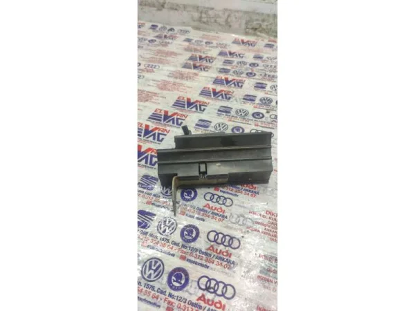 1J0971858A | Marş Motoru Tutucusu | VW Bora, Golf, Jetta - Audi A3, TT - Seat Leon VAG