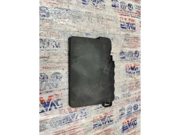 2Q0915429A | Akü Üstü Sigorta Kutusu Kapağı | VW Polo, Taigo, T-Cross, Transporter - Audi A1 - Seat Ibiza VAG