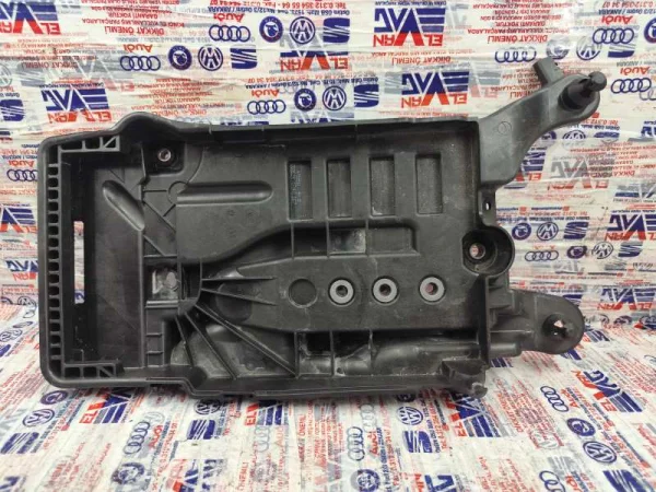 2Q0915331 | Akü Alt Braketi | VW Polo, Taigo, T-Cross - Audi A1 - Seat Arona, Ibiza VAG