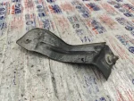 3B0821238A | VW Passat Ön Sağ Çamurluk Braketi - 3