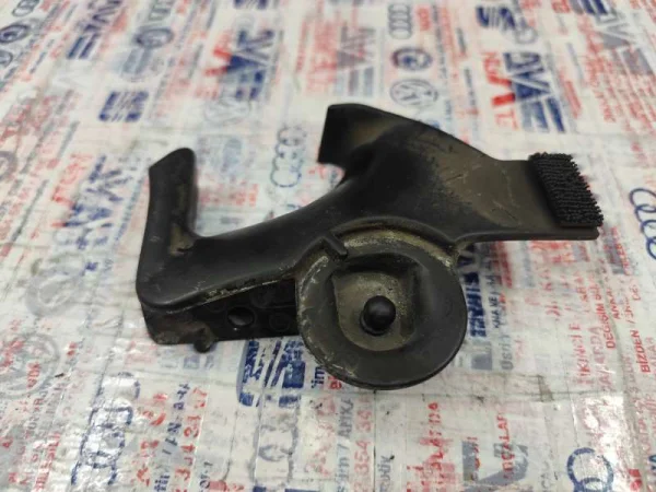 3B0857762A | VW Passat Emniyet Kemeri Kılavuzu VAG