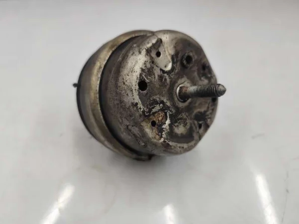 4B0199379F | Audi A6 Motor Takozu VAG