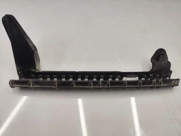 4L0839067 | Audi Q7 Arka Sol Cam Kriko Rayı VAG