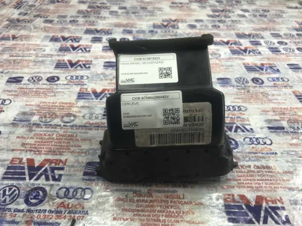 5C6864298A82V | VW Jetta Arka Havalandırma Izgarası VAG