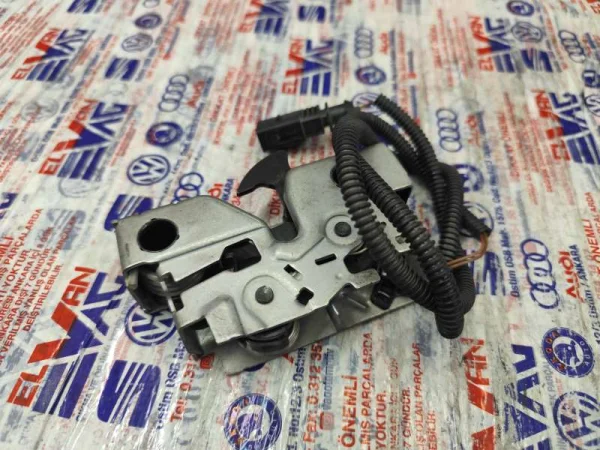 575823509A | Alt Kaput Kilidi | Seat Ateca - Cupra Ateca VAG