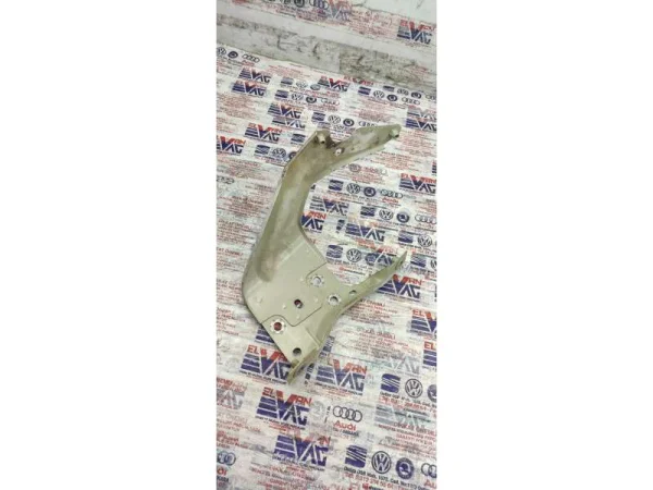 57A821167 | Skoda Karoq Ön Sol Çamurluk Bağlantı Braketi VAG