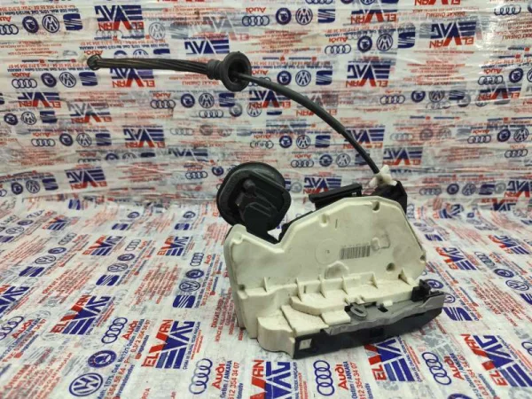 5K4839016B | VW Golf Arka Sağ Kapı Kilidi VAG
