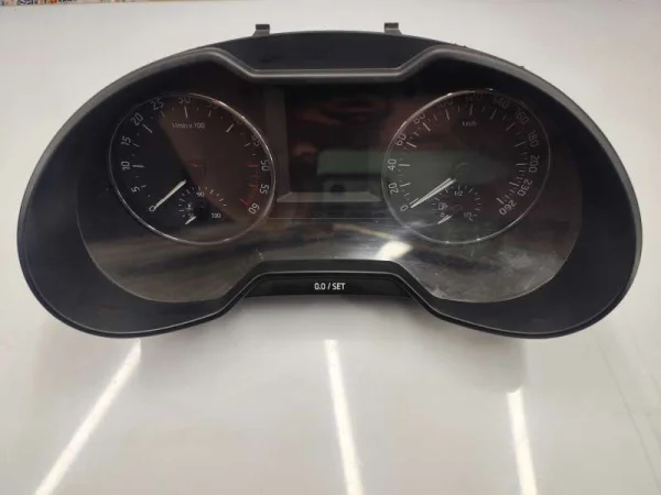 5E0920851E | Skoda Octavia Gösterge Paneli VAG