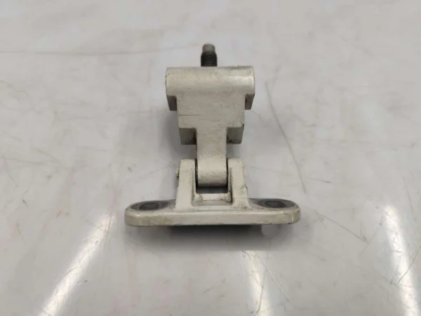 5G6827301A | Bagaj Kapağı Menteşesi | VW Tiguan, Touran VAG