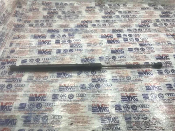 5E6827552 | Skoda Octavia Arka Bagaj Amortisörü VAG