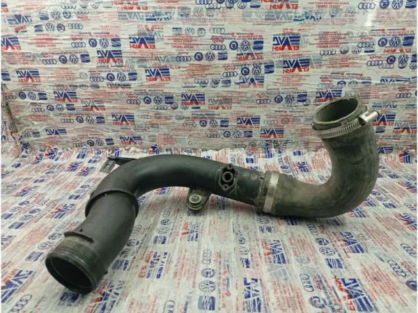 5Q0145834 | Sağ Turbo İntercooler Hortumu | VW Golf, Passat, Touran - Audi A3, TT - Seat Leon VAG