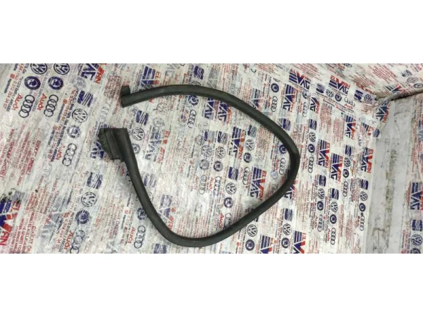 6J8839477 | Seat Ibiza Arka Kapı Cam Çıtası VAG