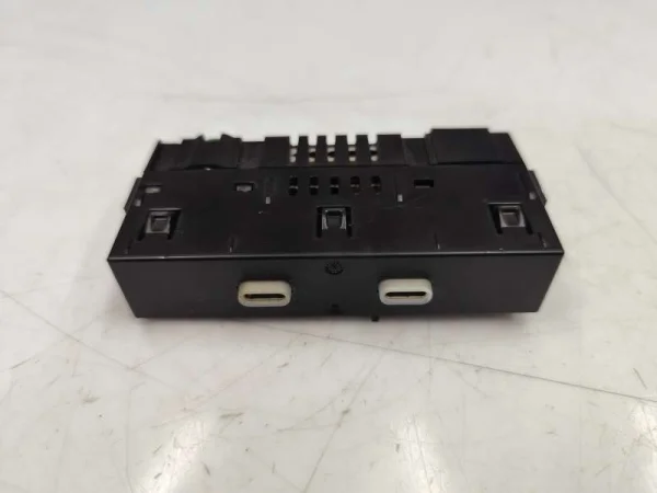 657035736 | Type-C Soket Girişi VAG