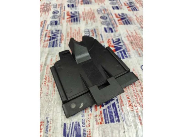 5Q0927165G | Sigorta Kutusu Kapağı | VW Arteon, Golf - Audi A3, Q3 - Skoda Octavia, Superb VAG