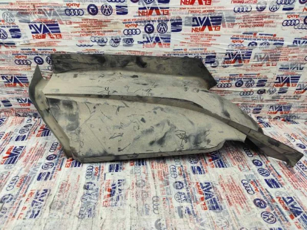 5TB815159 | Üst Ön Silecek Havuz Sacı | VW Tiguan, Touran VAG