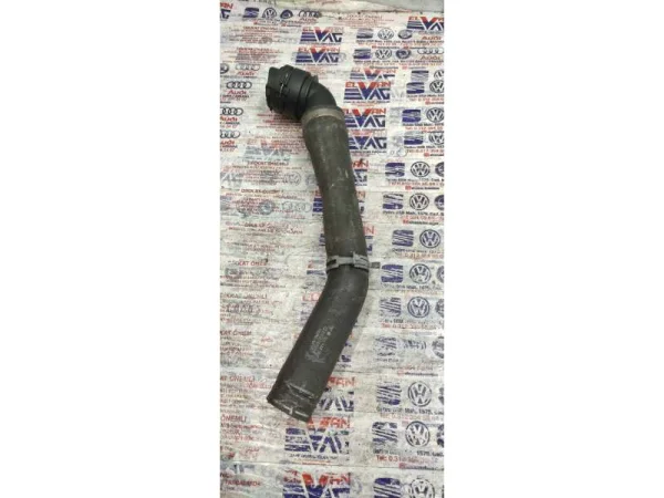 7L0122051 | VW Touareg Alt Radyatör Hortumu VAG