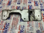 7H0858150 | VW Transporter Sağ Ön Kapı Kolu Bağlantı Braketi - 1