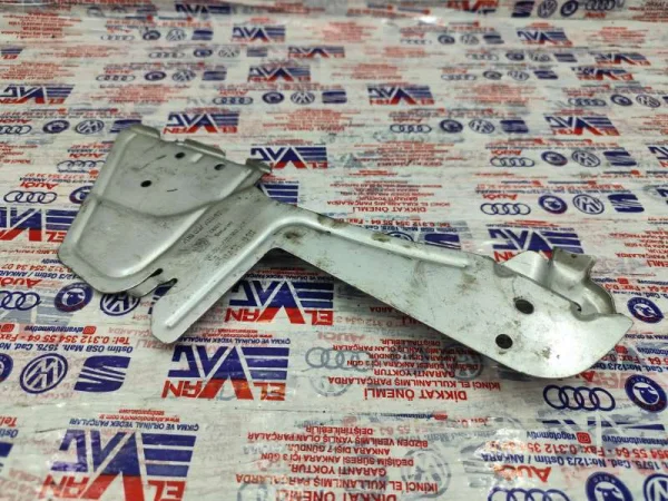 7H0867730C | VW Transporter Sağ Sabitleme Plakası VAG