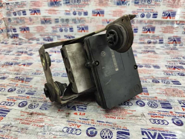 7L0614125 | VW Touareg ABS Pompası Braketi VAG