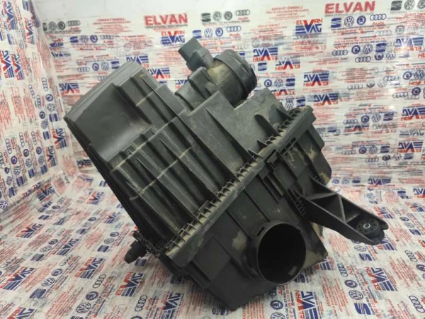 7H0129607L | VW Transporter Hava Filtre Kutusu VAG