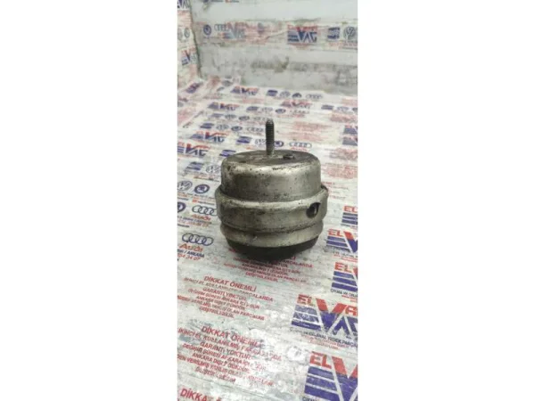 8E0199379B | Audi A4 Motor Takozu VAG