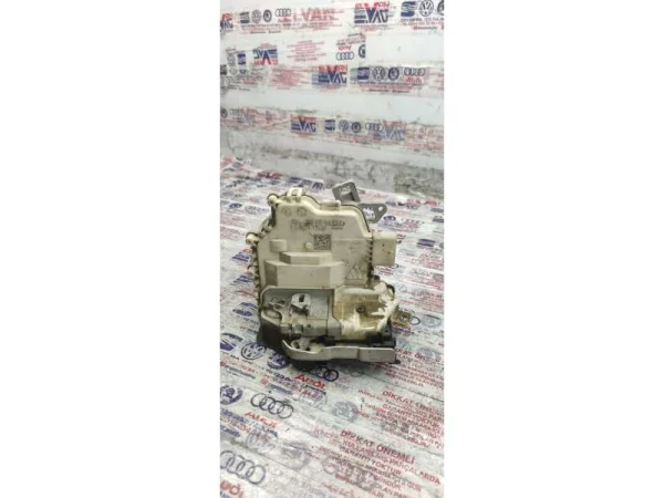 8K0839016G | Arka Sağ Kapı Kilit Mekanizması | Audi A3, A4, A8, Q3, Q5, Q7 VAG